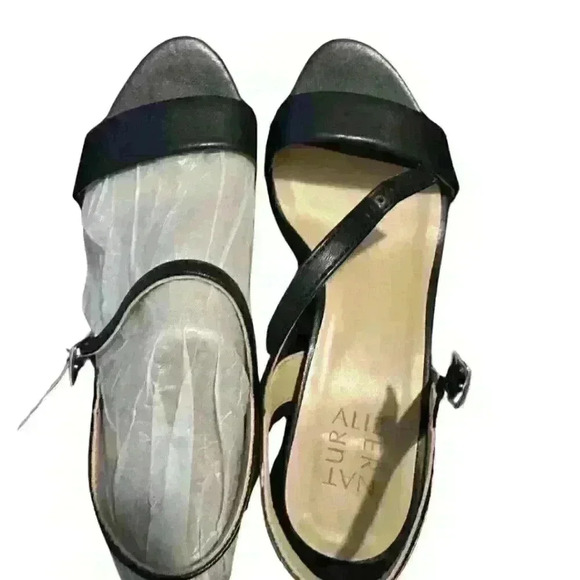 Naturalizer Heeled Sandals - Picture 4 of 5